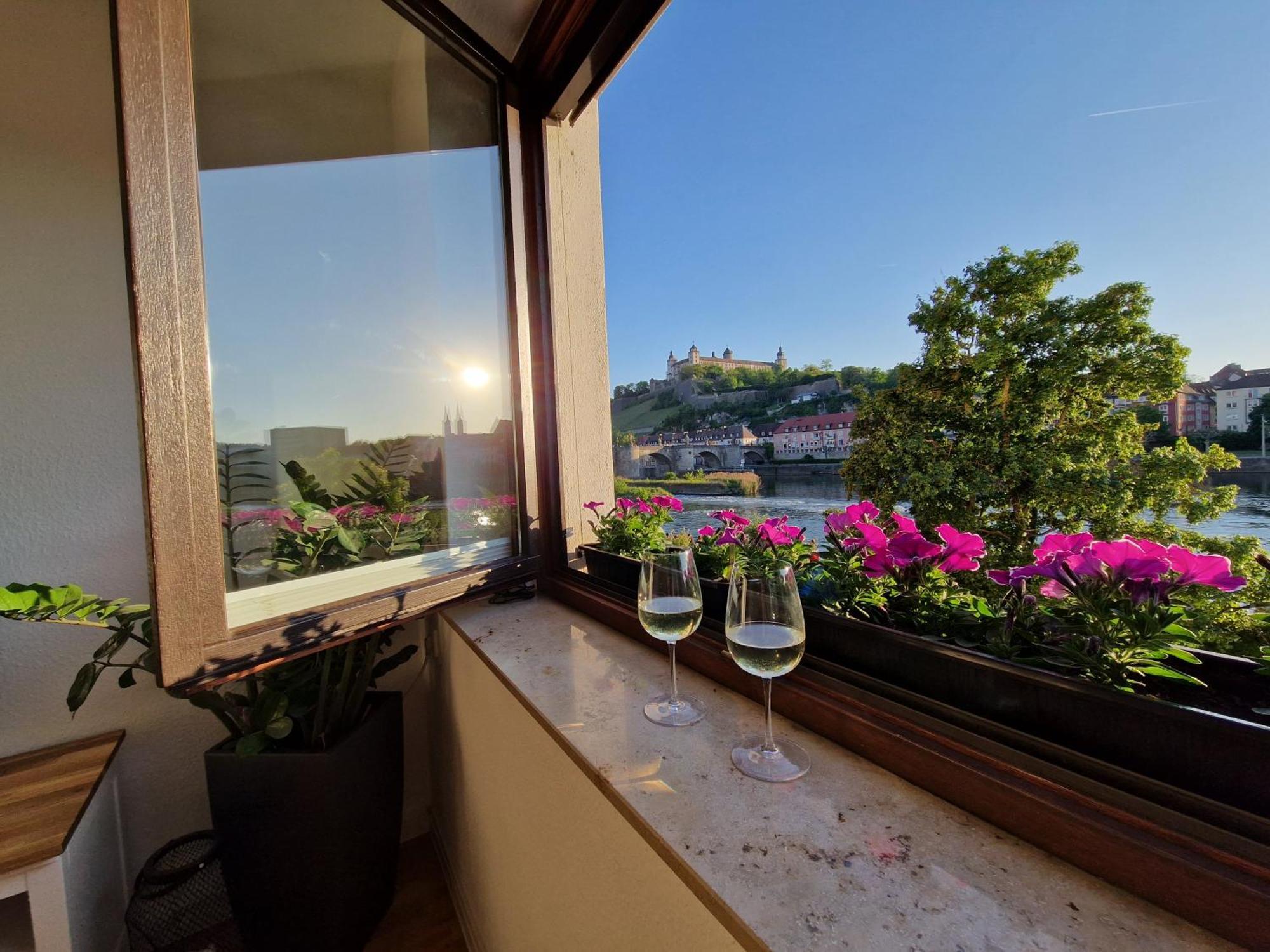 Fewo Alte Mainbruecke Würzburg Esterno foto
